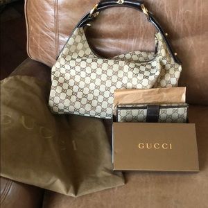 🎁EUC 💯 Authentic Gucci Horsebit Hobo Wallet DEAL